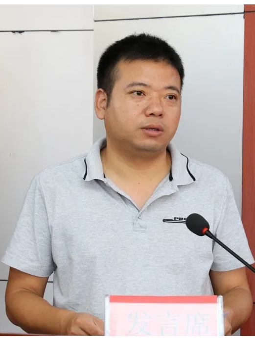 劉明偉(江西省贛州市南康區坪市鄉人大副主席) 劉明偉(江西省贛州市南康區坪市鄉人大副主席)