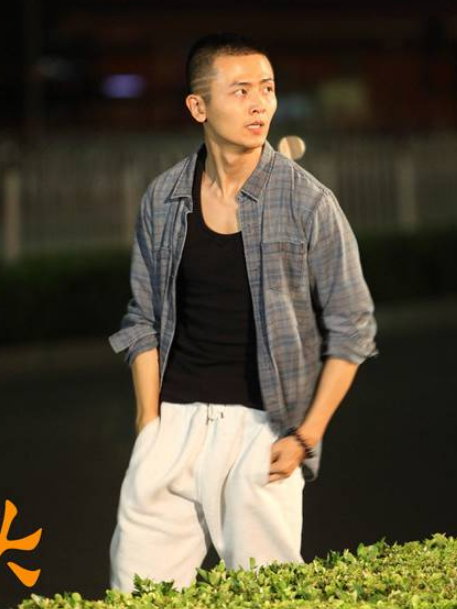 易智(電視劇《嘿,老頭!》中的男性角色) 易智(電視劇《嘿,老頭!》中的男性角色)