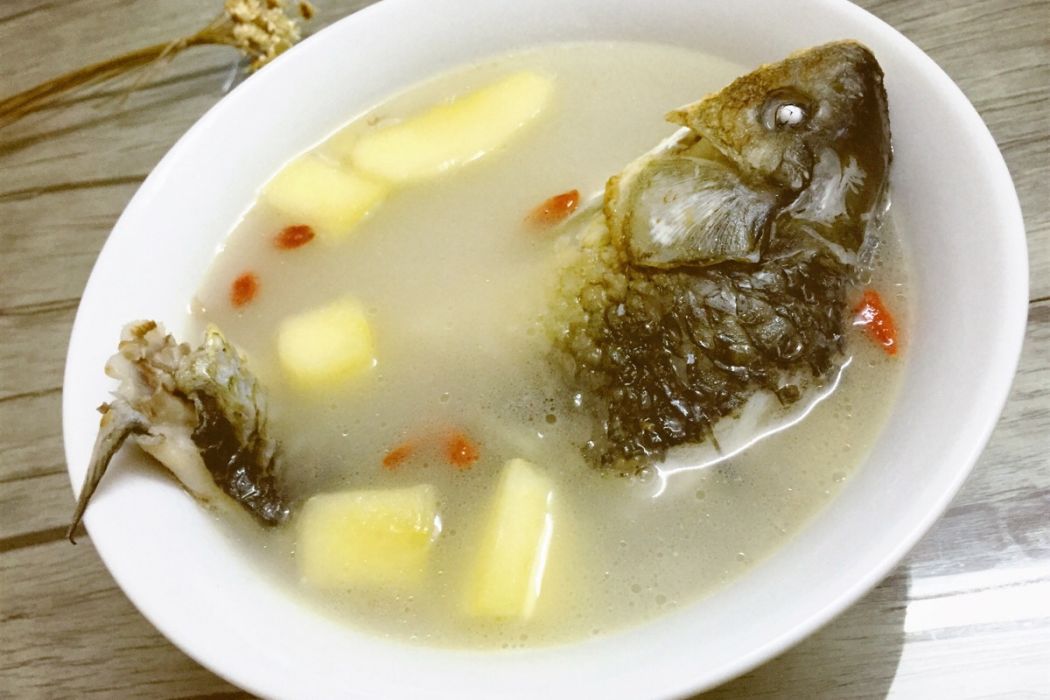 蘋果燉魚湯 蘋果燉魚湯