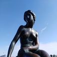 小美人魚銅像(丹麥國寶雕塑)