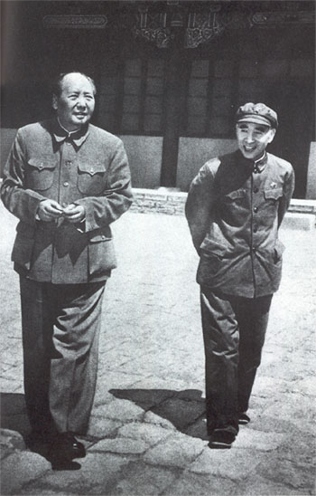 1969年國慶節林彪和毛澤東一起上天安門