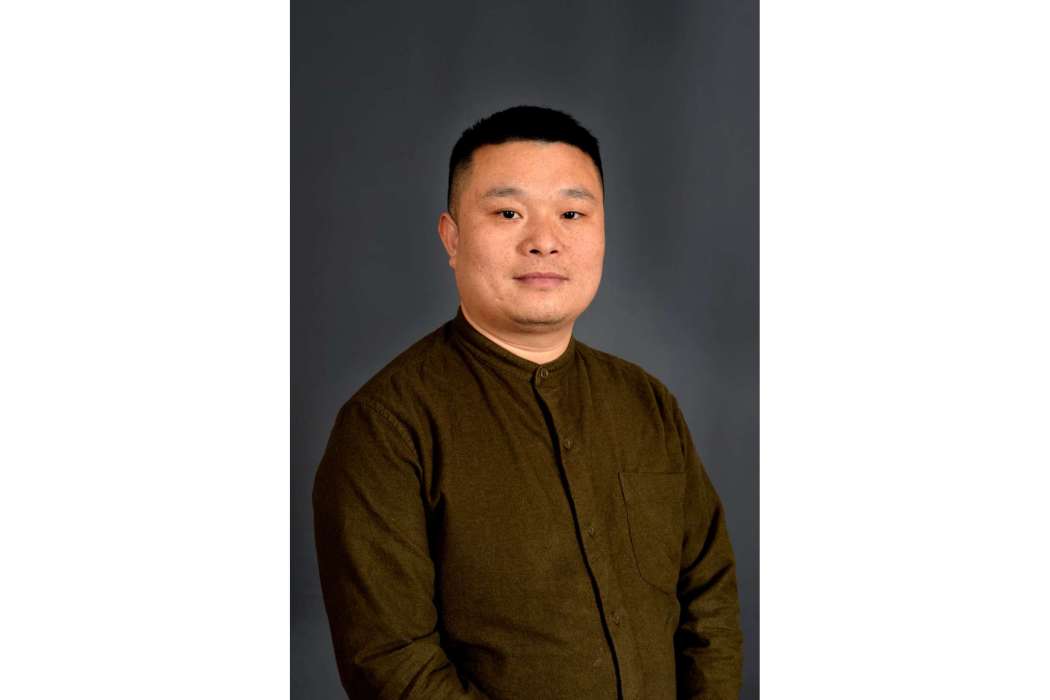 曹歡(江西省淺絳彩非物質文化遺產代表性傳承人) 曹歡(江西省淺絳彩非物質文化遺產代表性傳承人)