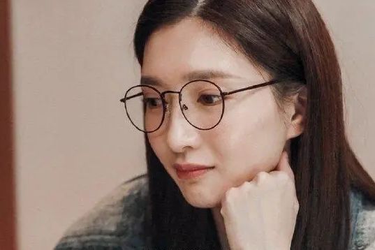 黃希(2021年電視劇《掃黑風暴》中的女配角) 黃希(2021年電視劇《掃黑風暴》中的女配角)