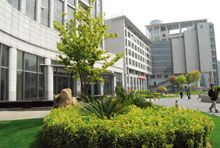 上海外國語大學賢達經濟人文學院