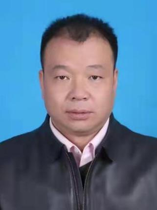 周勇(四川省甘孜藏族自治州色達縣政府黨組成員,副縣長) 周勇(四川省甘孜藏族自治州色達縣政府黨組成員,副縣長)
