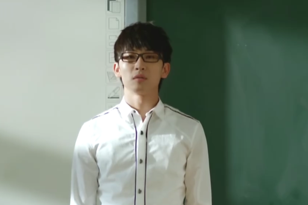 秦鵬(愛情青春劇情電影《全城高考》中的角色) 秦鵬(愛情青春劇情電影《全城高考》中的角色)