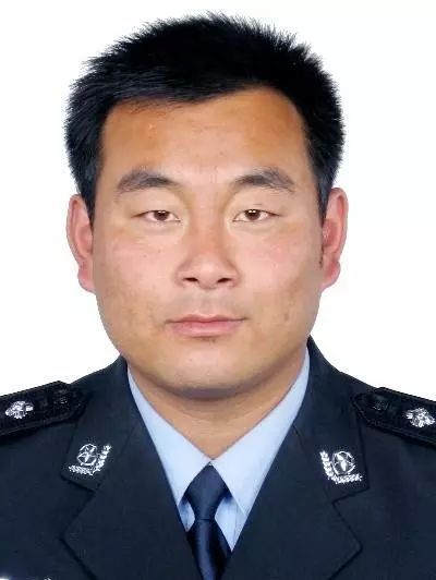 李鑫宇(河北省承德市圍場滿族蒙古族自治縣公安局黨委委員、副局長) 李鑫宇(河北省承德市圍場滿族蒙古族自治縣公安局黨委委員、副局長)