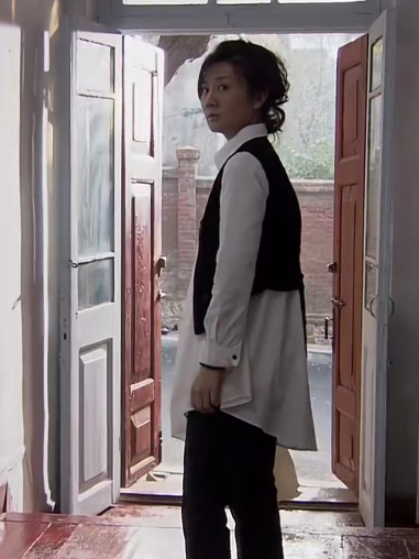 何莉莉(《美麗謊言》中的角色) 何莉莉(《美麗謊言》中的角色)