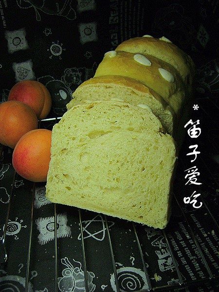 甜杏吐司 甜杏吐司