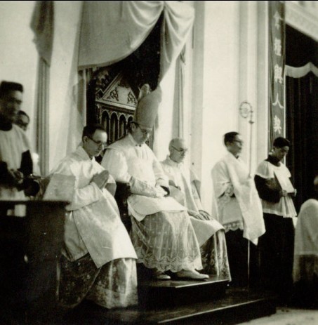 高爾文主教在主教寶座上（1940年）