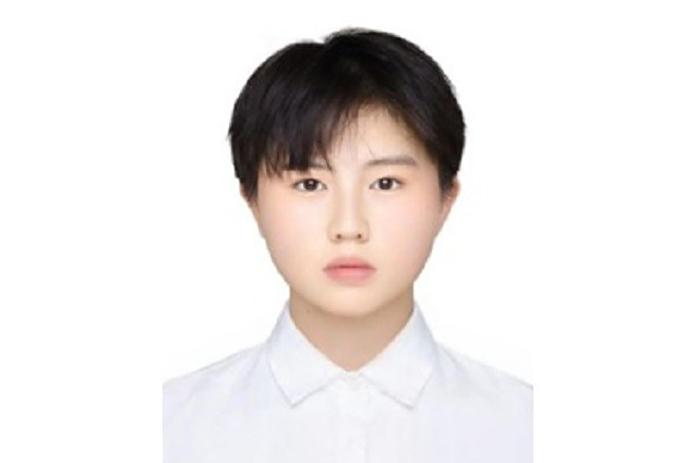 楊小萱(中國冰球運動員) 楊小萱(中國冰球運動員)