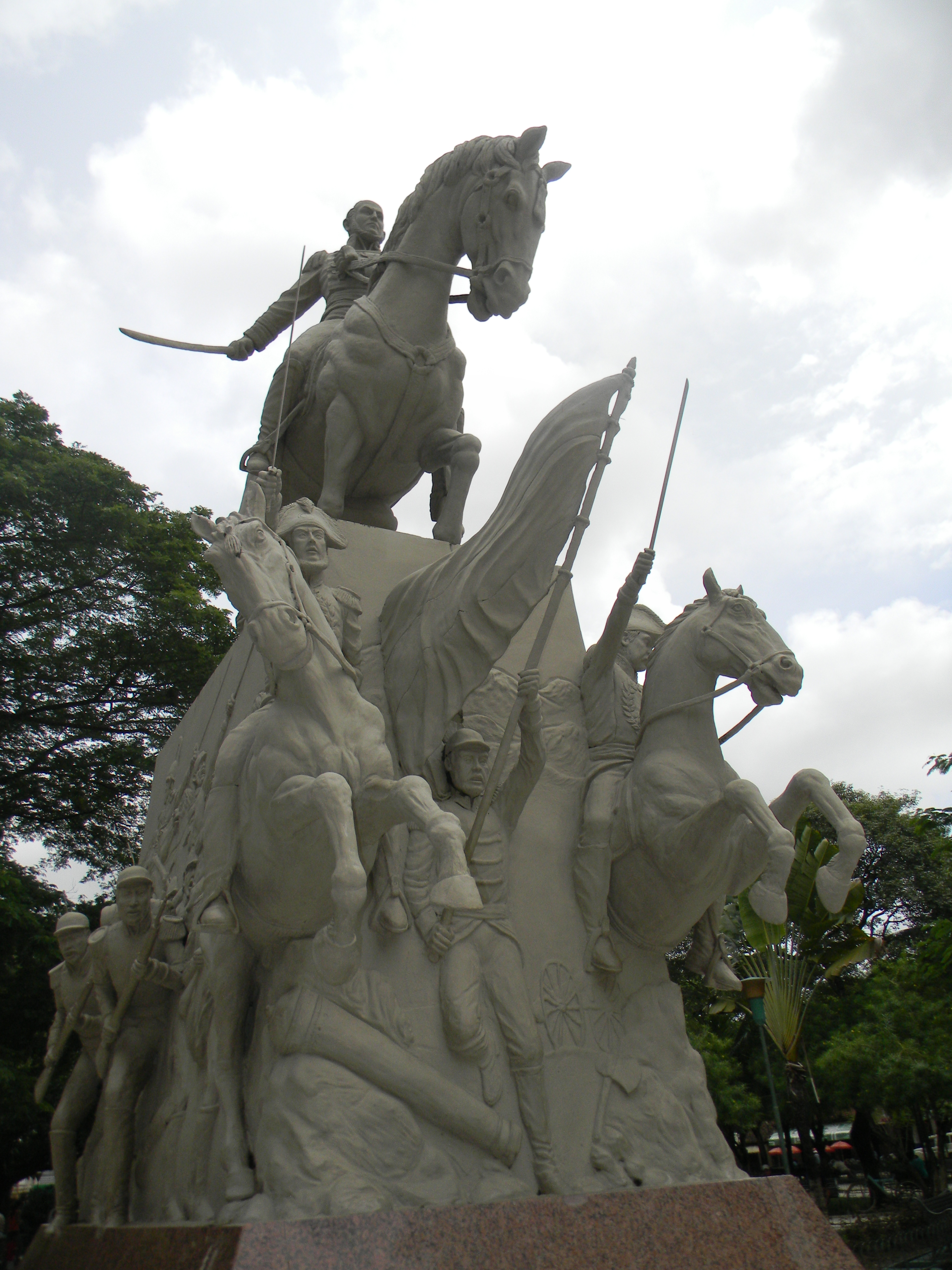 何塞·巴利維安元帥的雕像