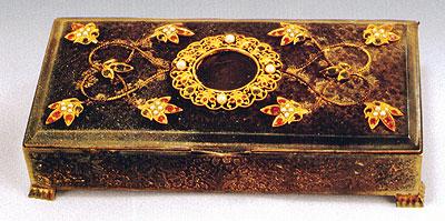 銀鏨花掐絲嵌珠寶煙盒