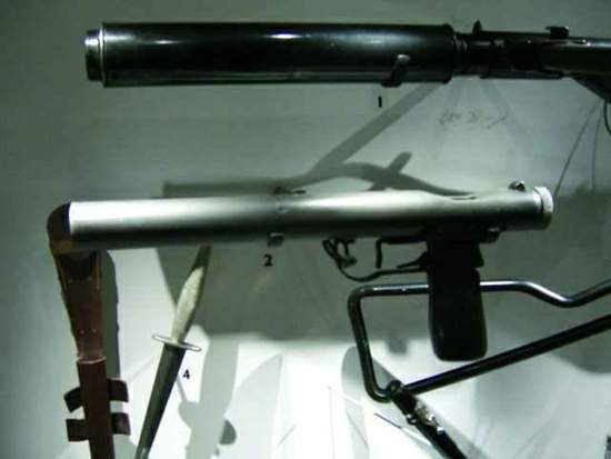 收藏於英國軍事博物館中的威爾洛德微聲手槍