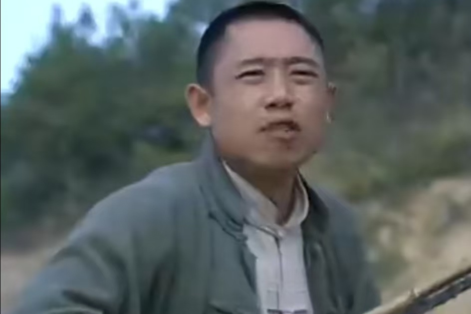 董家祥(電視劇《戰火中的花蕾》中的角色) 董家祥(電視劇《戰火中的花蕾》中的角色)