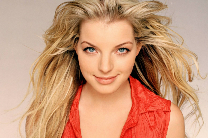 依凡·卡特菲爾德(Yvonne Catterfeld) 依凡·卡特菲爾德(Yvonne Catterfeld)