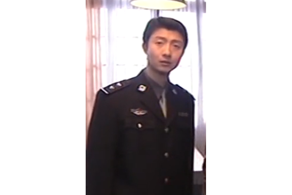 杜峰(懸疑劇《第六個嫌疑人》中的角色) 杜峰(懸疑劇《第六個嫌疑人》中的角色)