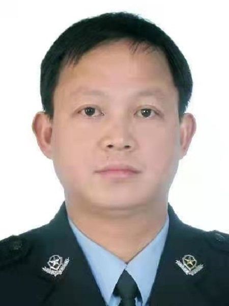 黃文(湖南省郴州市蘇仙區政府黨組成員、副區長、區公安局黨委書記、局長、四級高級警長) 黃文(湖南省郴州市蘇仙區政府黨組成員、副區長、區公安局黨委書記、局長、四級高級警長)
