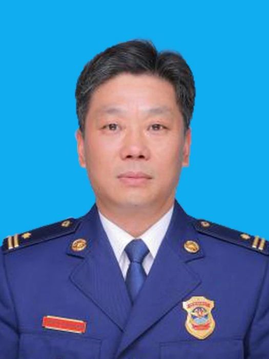 呂中華(上海市松江區消防救援支隊車墩消防救援站黨支部副書記、站長) 呂中華(上海市松江區消防救援支隊車墩消防救援站黨支部副書記、站長)
