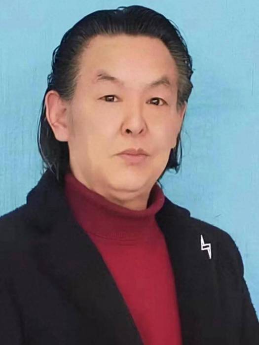 周悅(宜城市美術家協會副主席) 周悅(宜城市美術家協會副主席)