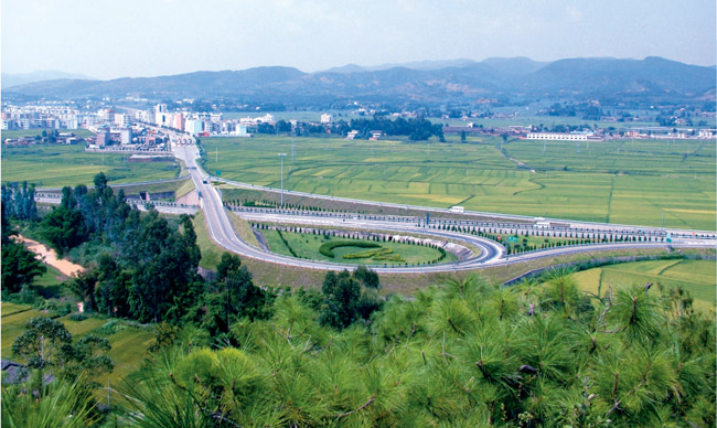 南華縣境內的楚大高速