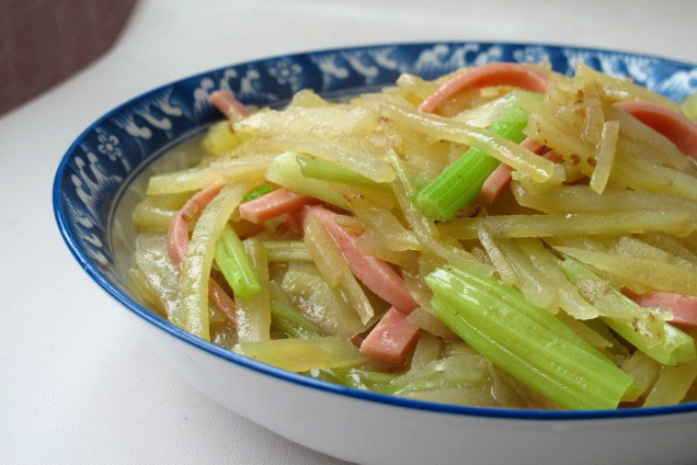 火腿炒土豆絲 火腿炒土豆絲