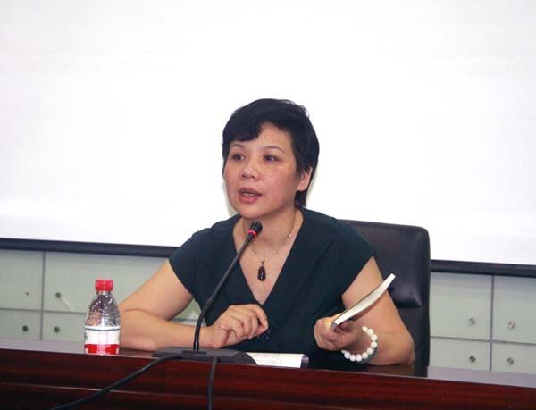曾冬梅(廣西大學教育學院院長) 曾冬梅(廣西大學教育學院院長)