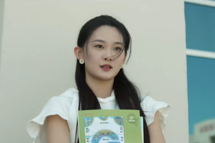 蘇南(現代都市劇《二見鐘情》中的女主角) 蘇南(現代都市劇《二見鐘情》中的女主角)
