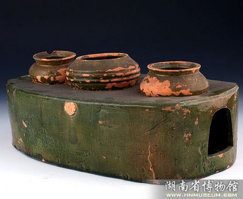 東漢綠釉船形陶灶