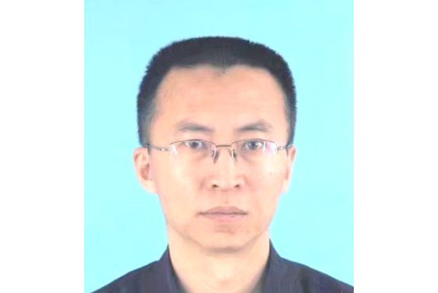 王劍鋒(呼和浩特市土默特左旗農牧局黨組成員、阿勒坦農牧業公司董事長) 王劍鋒(呼和浩特市土默特左旗農牧局黨組成員、阿勒坦農牧業公司董事長)