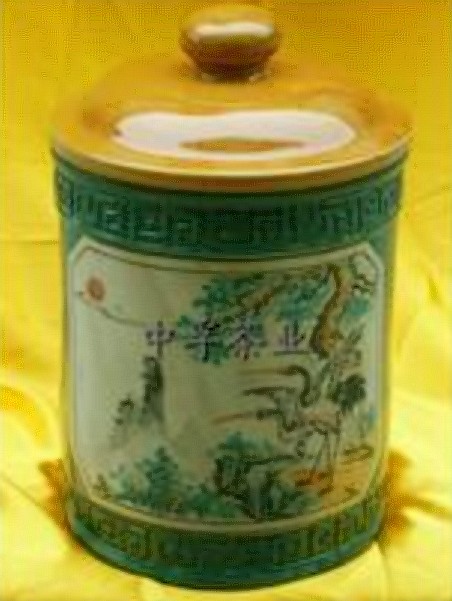 圖3 貴政山茶葉陶罐製作