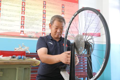 李江珍 李江珍