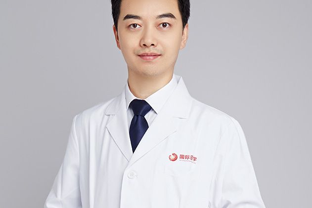 孫峰(西安國際醫學中心醫院整形醫院眼整形科主任) 孫峰(西安國際醫學中心醫院整形醫院眼整形科主任)