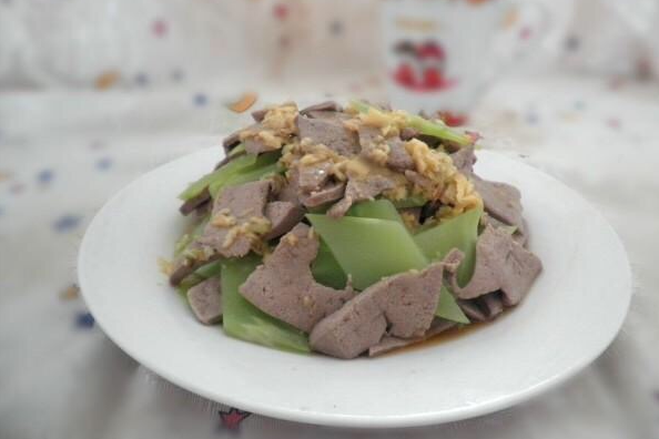 豬肝炒萵筍 豬肝炒萵筍