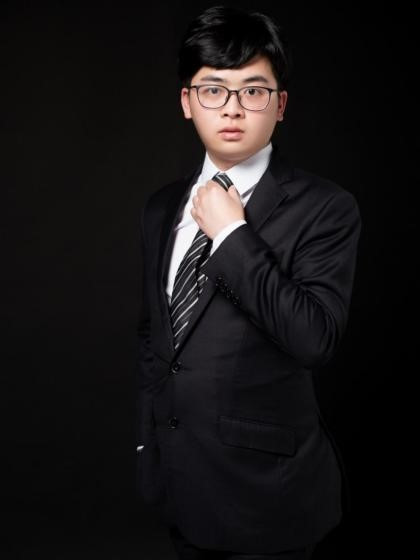 夏陽(恆大汽車集團金融部副部長) 夏陽(恆大汽車集團金融部副部長)