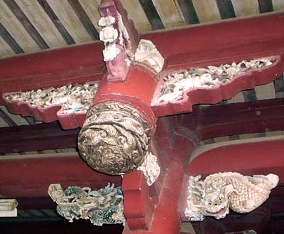 惠安文廟戟門上的木雕構件