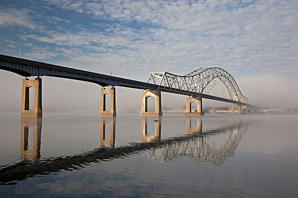 新密西西比河橋