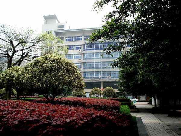 重慶工商大學套用技術學院