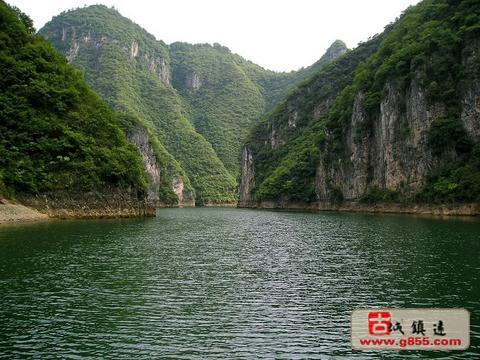 諸葛洞(地理景點) 諸葛洞(地理景點)