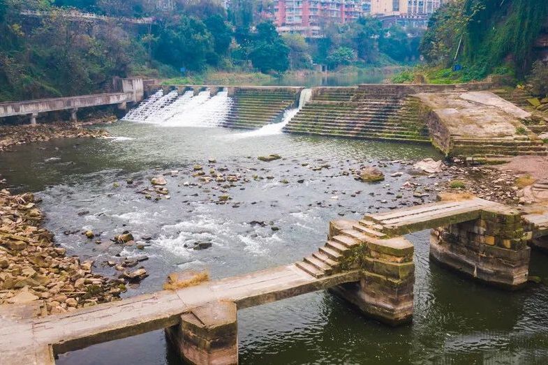 自貢中橋(中橋(自貢市境內的一座橋樑)) 自貢中橋(中橋(自貢市境內的一座橋樑))