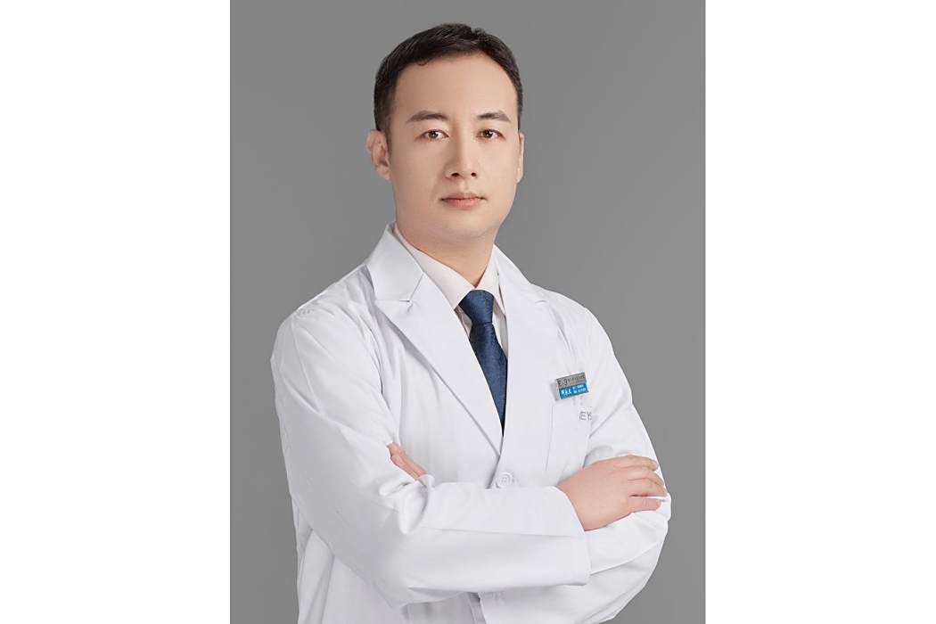 何永文(寧夏朝聚開明眼科醫院眼耳鼻咽喉科專業執業醫師) 何永文(寧夏朝聚開明眼科醫院眼耳鼻咽喉科專業執業醫師)
