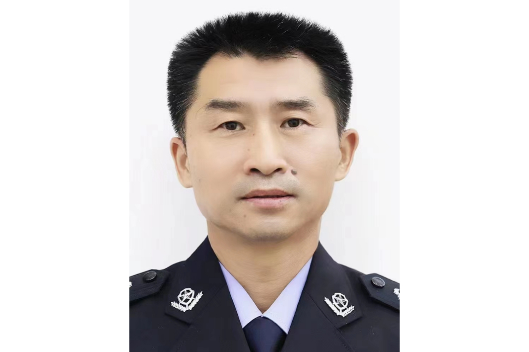 李衛東(阜新市公安局黨委委員、政治部主任) 李衛東(阜新市公安局黨委委員、政治部主任)
