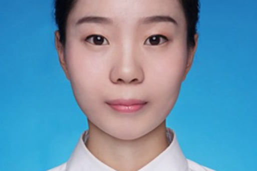 李天依 李天依