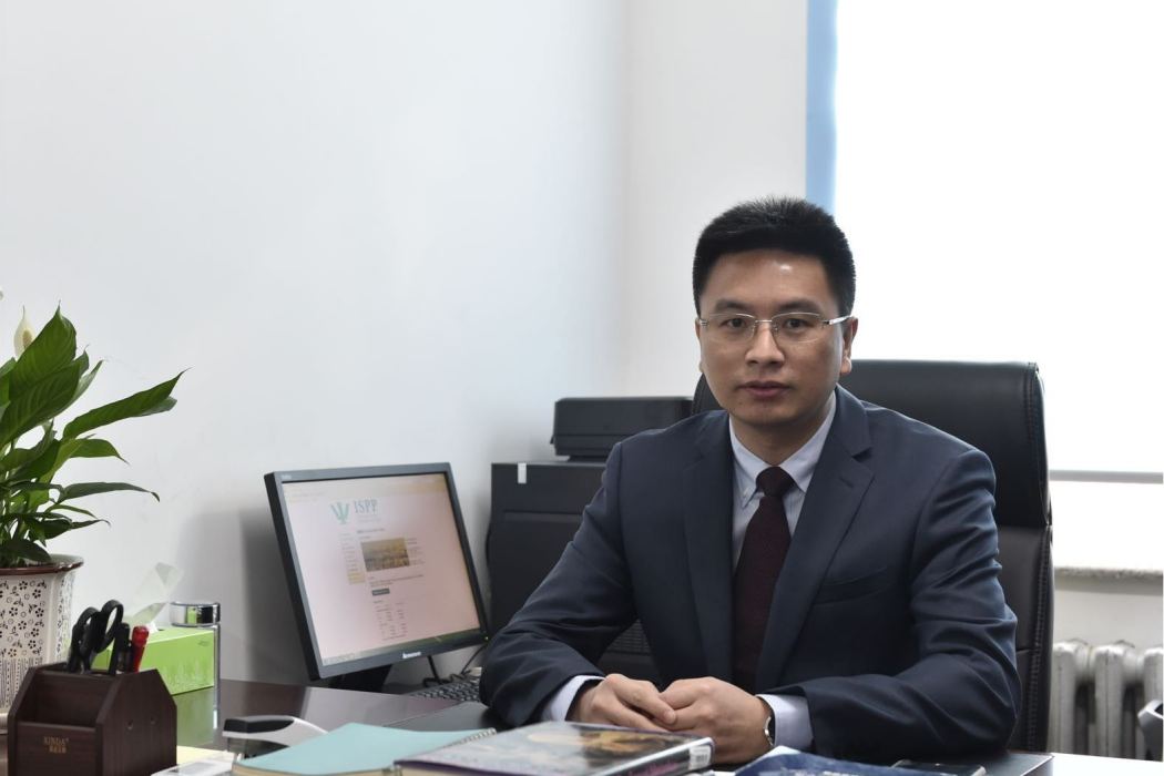 劉志(東北師範大學思想政治教育研究中心教授)