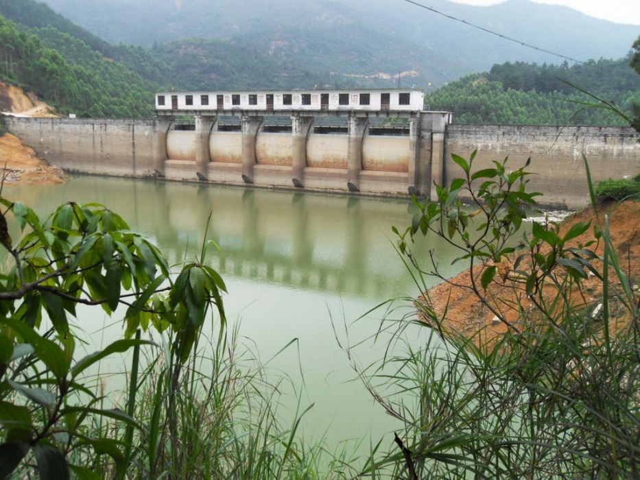 嶺下溪水庫 嶺下溪水庫