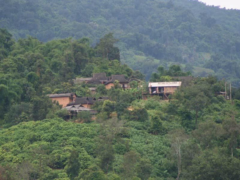 蚌龍村(雲南省景洪市嘎灑鎮蚌龍村) 蚌龍村(雲南省景洪市嘎灑鎮蚌龍村)