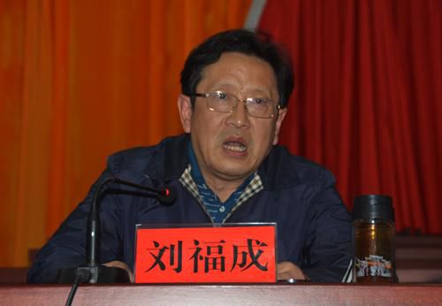 劉福成(山東省平度市中學物理教師) 劉福成(山東省平度市中學物理教師)