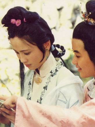 李伊(中國內地女演員) 李伊(中國內地女演員)