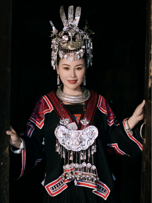 繡苗鄉(凱里市民宗局出品的歌曲) 繡苗鄉(凱里市民宗局出品的歌曲)