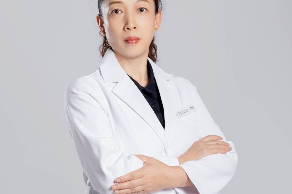 黃春麗(重慶愛爾眼科醫院醫生) 黃春麗(重慶愛爾眼科醫院醫生)